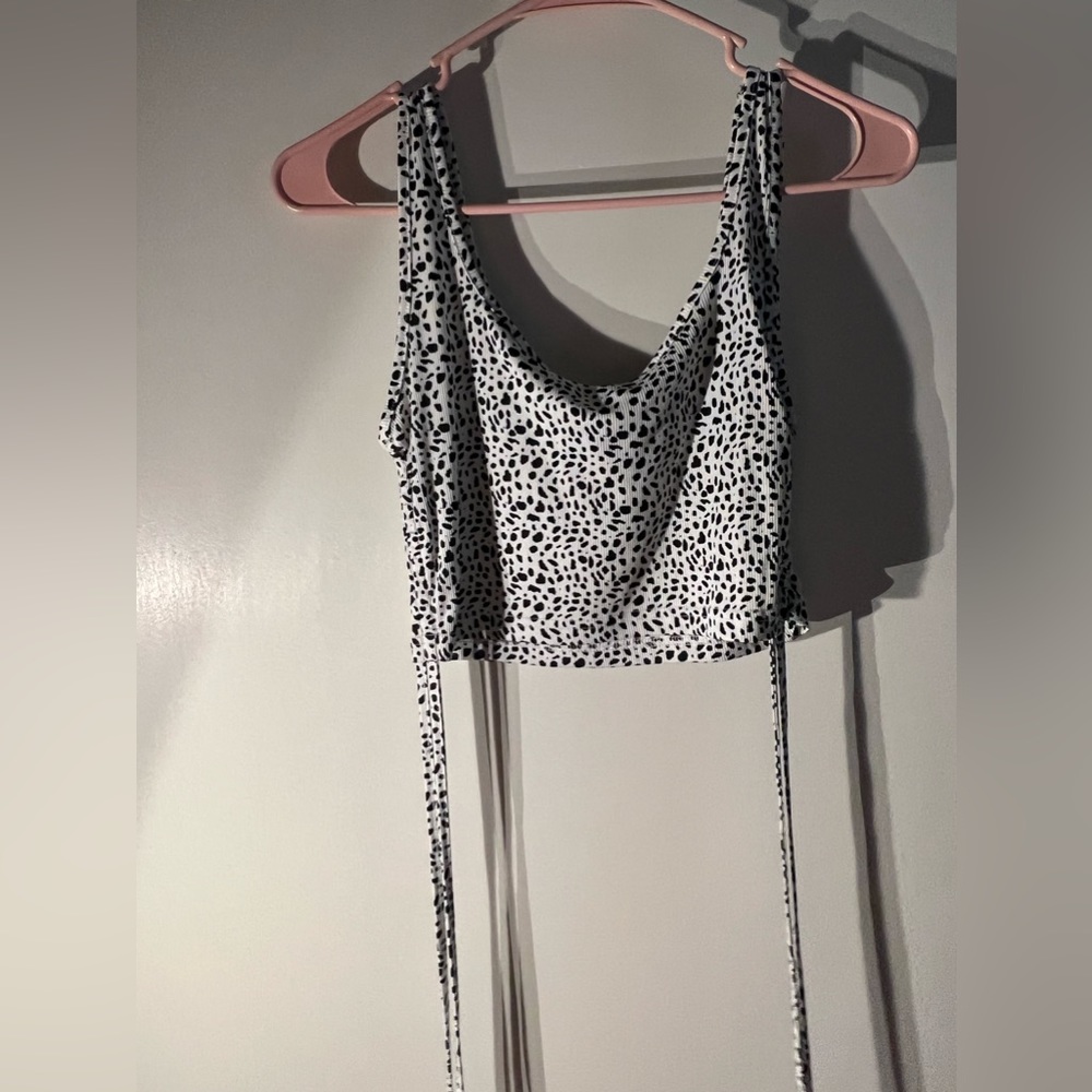 Crop Top - Picture 2 of 4